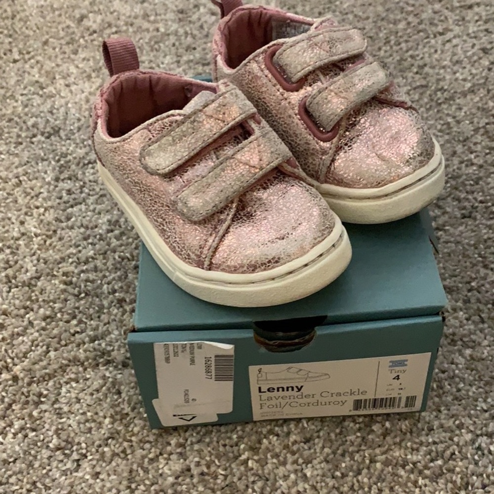 Toddler size 4 TOMS